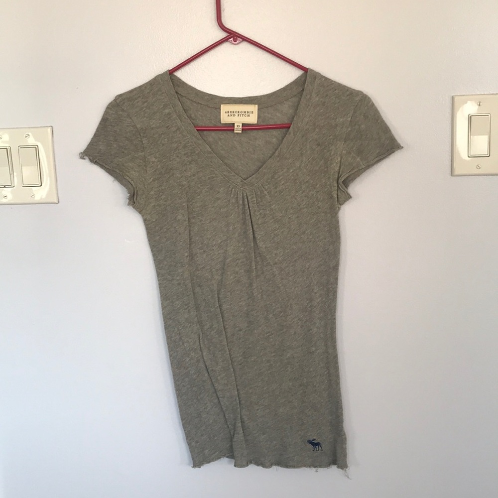 V neck tee
